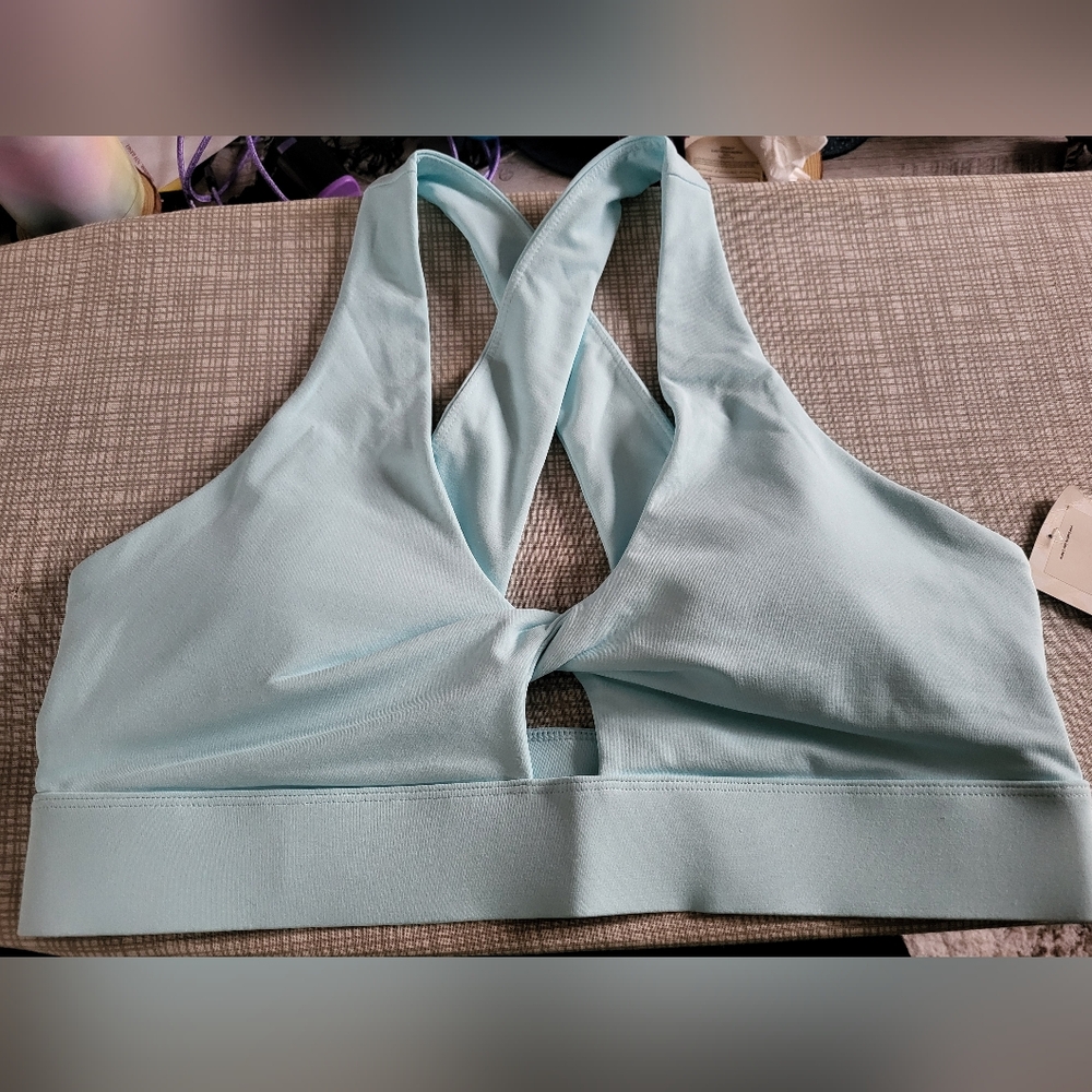 Oasis Twist Sports Bra with matching shorts